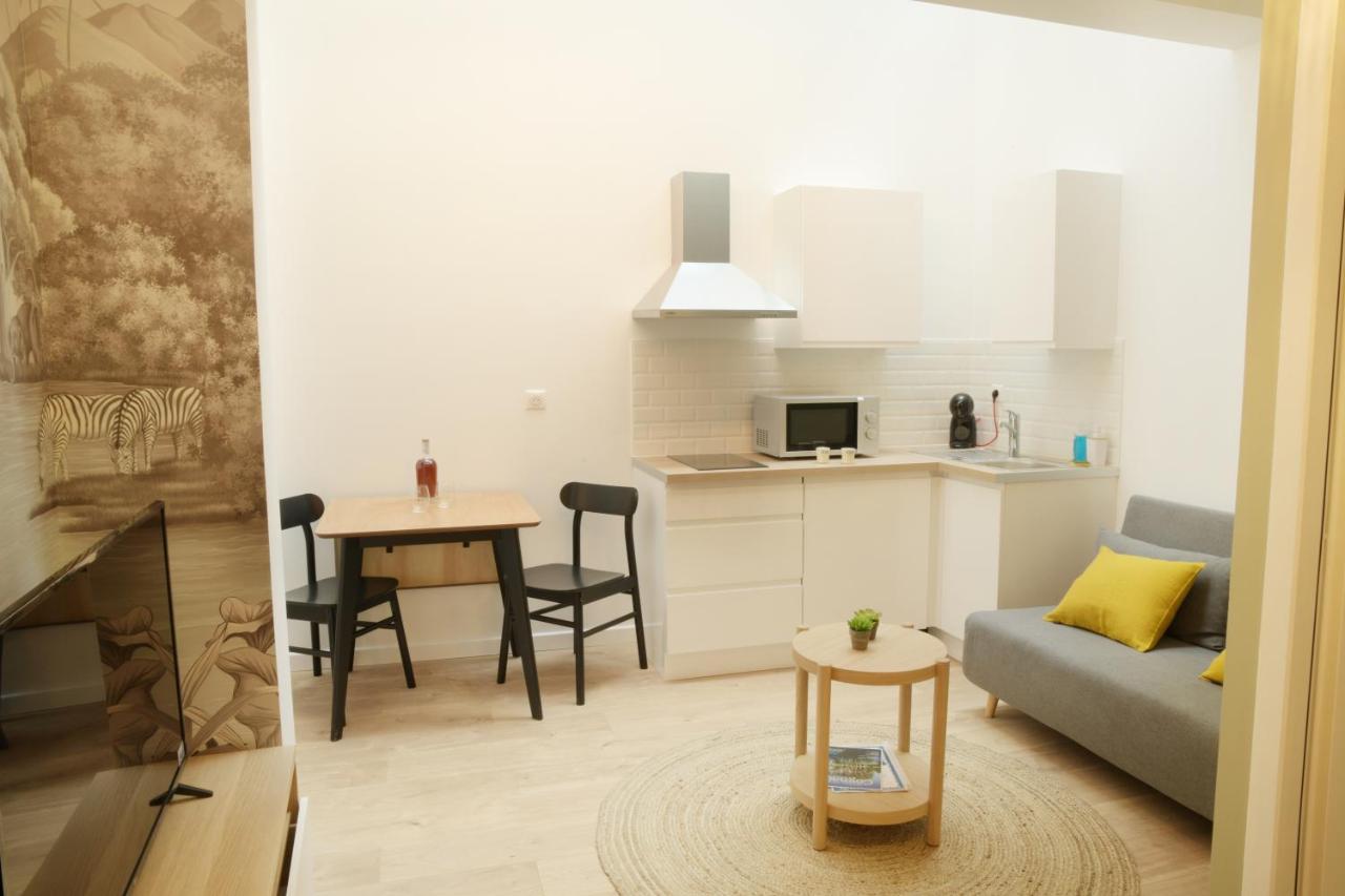 T2 Avec Verriere Situe En Hyper Centre Avec Wifi, Linge, Draps, Savons Et Serviettes Fournis Cognac Kültér fotó